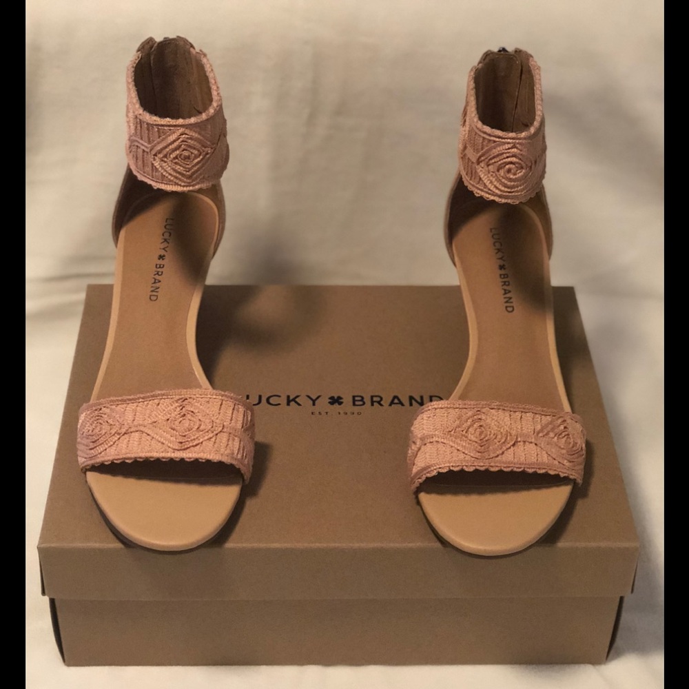 Sandals By Lucky Brand, Color Amberlight/Blush